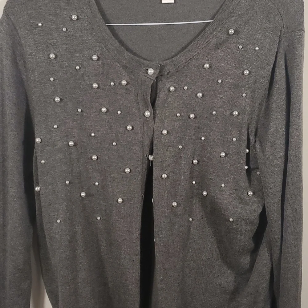 Gray Cardigan with pearls Size Large